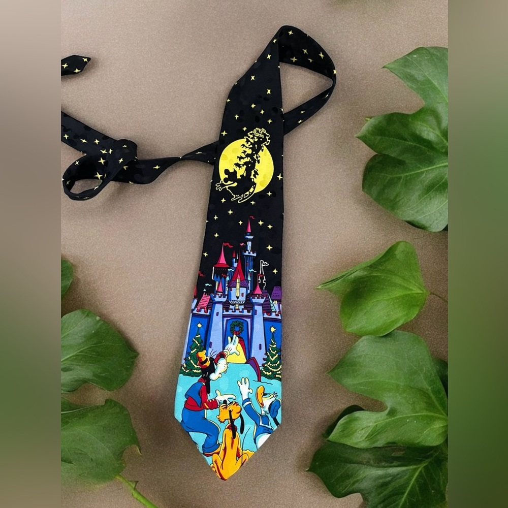 Vintage Handmade 100% Silk Disney Neck Tie 👔